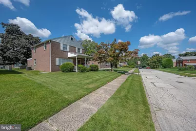 410 W Grays Avenue, Glenolden, PA 19036 - Photo 2