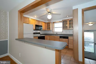 410 W Grays Avenue, Glenolden, PA 19036 - Photo 14