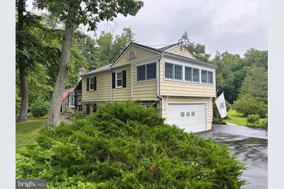624 W Wayne Avenue, Wayne, PA 19087 - Photo 1