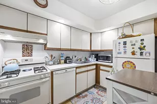 80 W Baltimore Ave, Lansdowne, PA 19050 - Photo 18