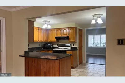 319 E South Avenue, Glenolden, PA 19036 - Photo 6