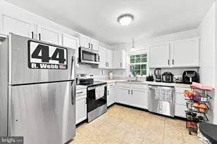 30 Duttonview Rd, Aston, PA 19014 - Photo 2