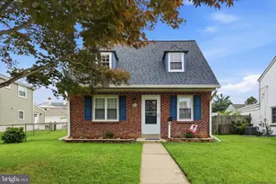 864 Quaint St, Secane, PA 19018 - Photo 1
