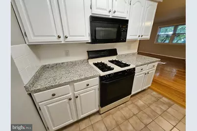 200 N Wayne Avenue #9, Wayne, PA 19087 - Photo 1