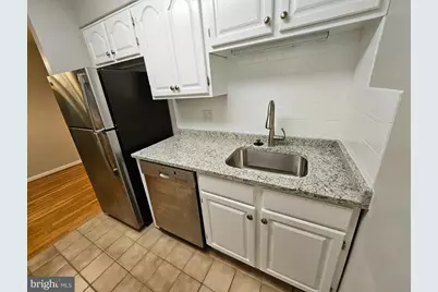 200 N Wayne Avenue #9, Wayne, PA 19087 - Photo 2