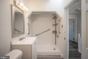 1018 W 7th St, Chester, PA 19013 - Photo 8