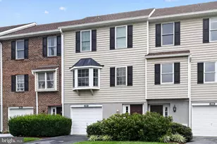 3905 Fox Pointe Ct, Glen Mills, PA 19342 - Photo 2