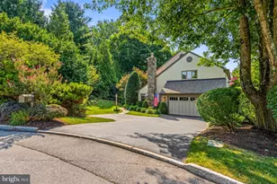 610 Lindsay Cir, Villanova, PA 19085 - Photo 2