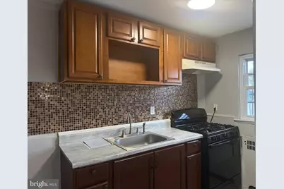 585 Snowden Road, Upper Darby, PA 19082 - Photo 4