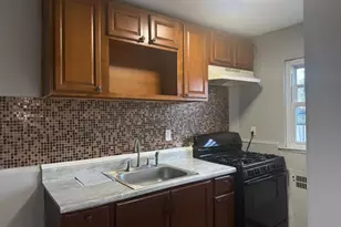 585 Snowden Rd, Upper Darby, PA 19082 - Photo 4