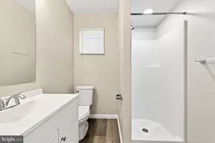327 Powhattan Ave, Essington, PA 19029 - Photo 8