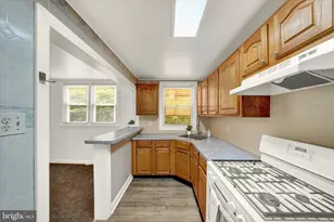 142 W 21st St, Chester, PA 19013 - Photo 12
