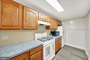 142 W 21st St, Chester, PA 19013 - Photo 10
