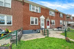 142 W 21st St, Chester, PA 19013 - Photo 4