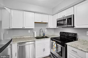 5200 Hilltop Dr, Brookhaven, PA 19015 - Photo 12