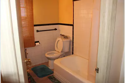 135 E Greenwood Avenue, Lansdowne, PA 19050 - Photo 12