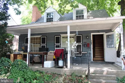 135 E Greenwood Avenue, Lansdowne, PA 19050 - Photo 2