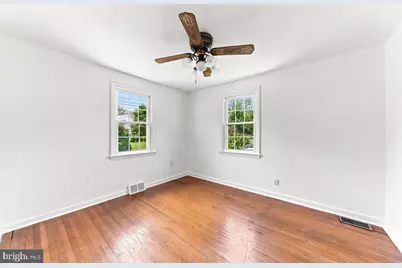 209 Pennsylvania Avenue, Prospect Park, PA 19076 - Photo 8