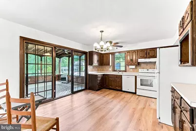 209 Pennsylvania Avenue, Prospect Park, PA 19076 - Photo 2