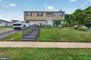 2 Cathy Ln, Aston, PA 19014 - Photo 4