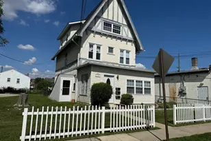 310 Sycamore Ave, Folsom, PA 19033 - Photo 2