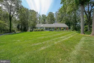 738 Woodcrest Rd, Wayne, PA 19087 - Photo 2