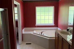 705 Carriage Cir, Upper Chichester, PA 19014 - Photo 14