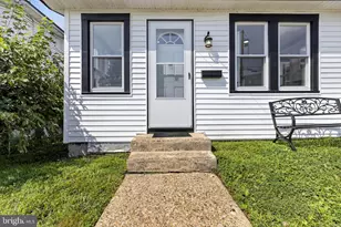 908 Price St, Marcus Hook, PA 19061 - Photo 6