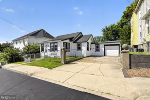 908 Price St, Marcus Hook, PA 19061 - Photo 2