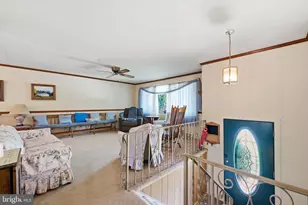 17 Blackthorne Ln, Aston, PA 19014 - Photo 2