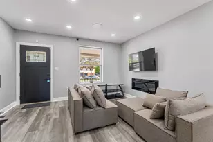 1226 W 9th St, Chester, PA 19013 - Photo 6