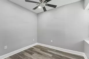 1226 W 9th St, Chester, PA 19013 - Photo 16