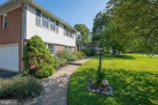 37 Meadows Ln, Haverford, PA 19041 - Photo 2