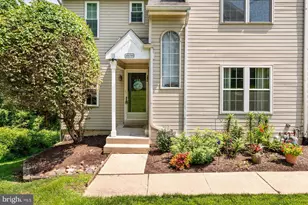 400 Derry Dr, Aston, PA 19014 - Photo 2