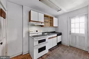 908 E 16th St, Chester, PA 19013 - Photo 10