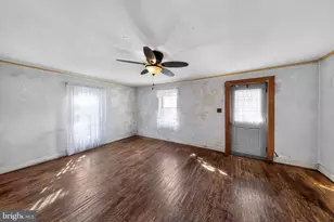 908 E 16th St, Chester, PA 19013 - Photo 6