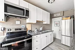 344 N 10th St, Darby, PA 19023 - Photo 6