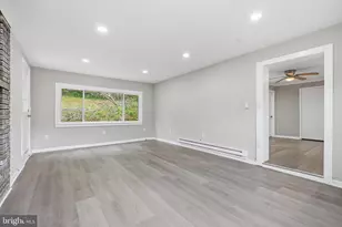 808 Maple Ln, Aston, PA 19014 - Photo 6