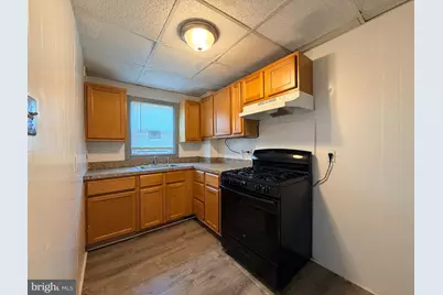 916 Butler Street, Chester, PA 19013 - Photo 4