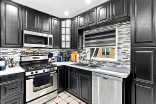 321 Sycamore Ave, Folsom, PA 19033 - Photo 8