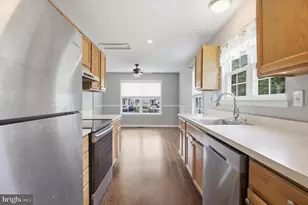 75 Louis James Ct, Upper Chichester, PA 19014 - Photo 8