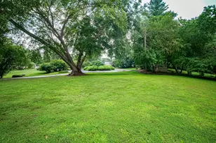 1375 Pond View Ln, Newtown Square, PA 19073 - Photo 14