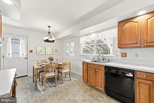 1923 Oak Leaf Ln, Holmes, PA 19043 - Photo 18