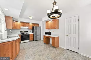 1923 Oak Leaf Ln, Holmes, PA 19043 - Photo 16