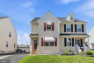 1923 Oak Leaf Ln, Holmes, PA 19043 - Photo 1