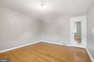 559 S 3rd St, Darby, PA 19023 - Photo 12
