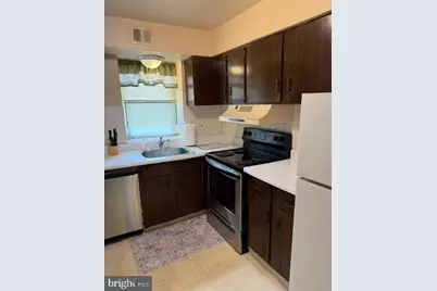824 South Avenue #P5, Secane, PA 19018 - Photo 6