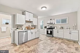 35 Marshall Ave, Marcus Hook, PA 19061 - Photo 8