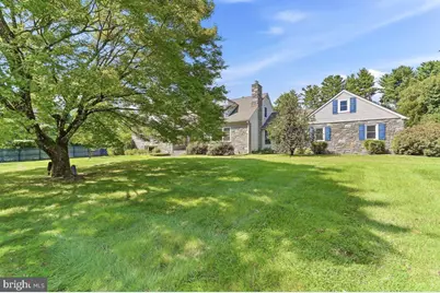 107 Mansion Drive, Media, PA 19063 - Photo 2