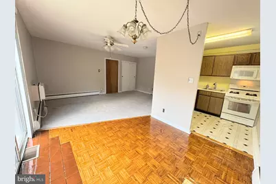 100 E Glenolden Avenue #C-4, Glenolden, PA 19036 - Photo 4